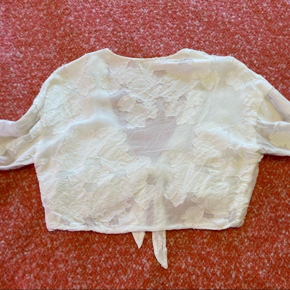 Wilfred Front Tie Crop - Picture 5 of 6